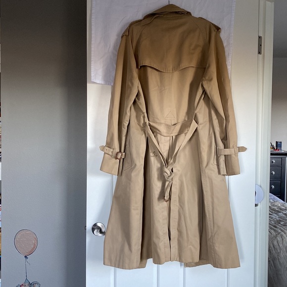 Burberry Tan Trench Coat - Picture 9 of 15
